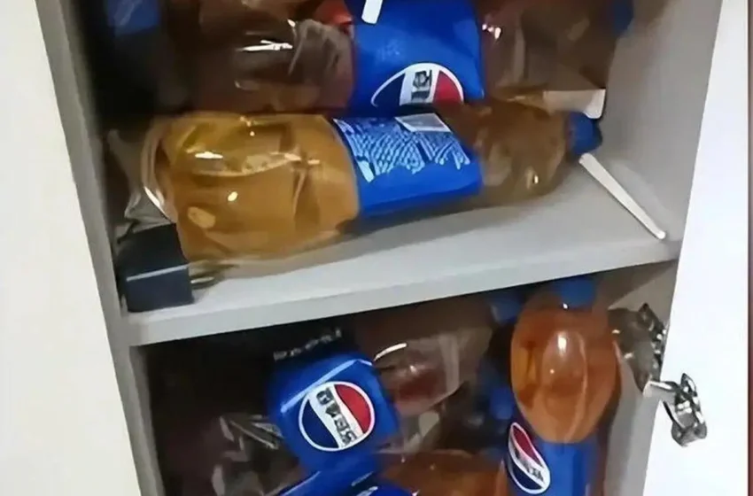  Trung Quốc: Khách thuê tích trữ hàng trăm chai nước tiểu trong phòng