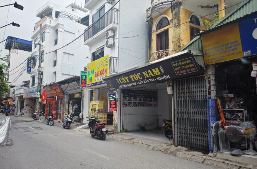  Vụ 2 cô gái bị hành hung ở Hà Nội: Người dân kể lại phút náo loạn trong đêm