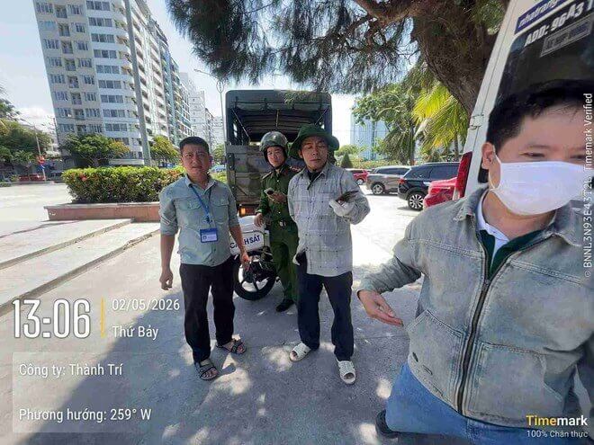  Làm việc với người bán 1 cây kem 100.000 đồng sau phản ánh của du khách